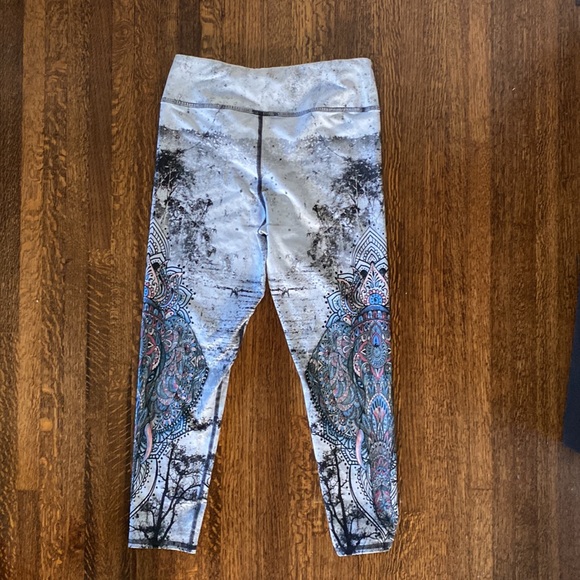 Women’s Evolution and Creation 7/8 Yoga Pant High Rise Leggings Sz L - Picture 4 of 5